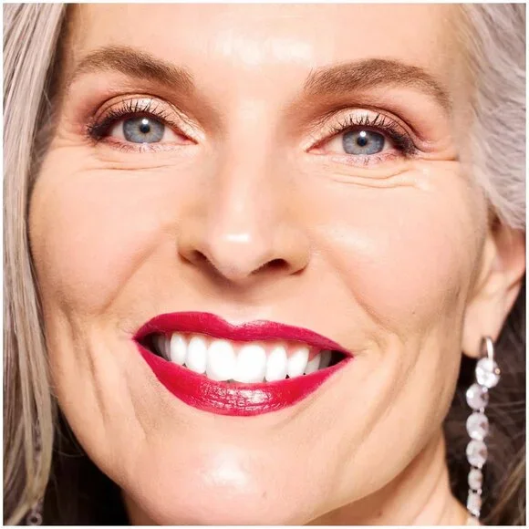 NEW Clinique 2 Full Size Longwear Lipsticks Nude Pop & Cherry Pop Set 0.13 oz - Picture 4 of 7